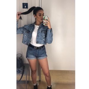 Meet your Posher, Yanitza isabel